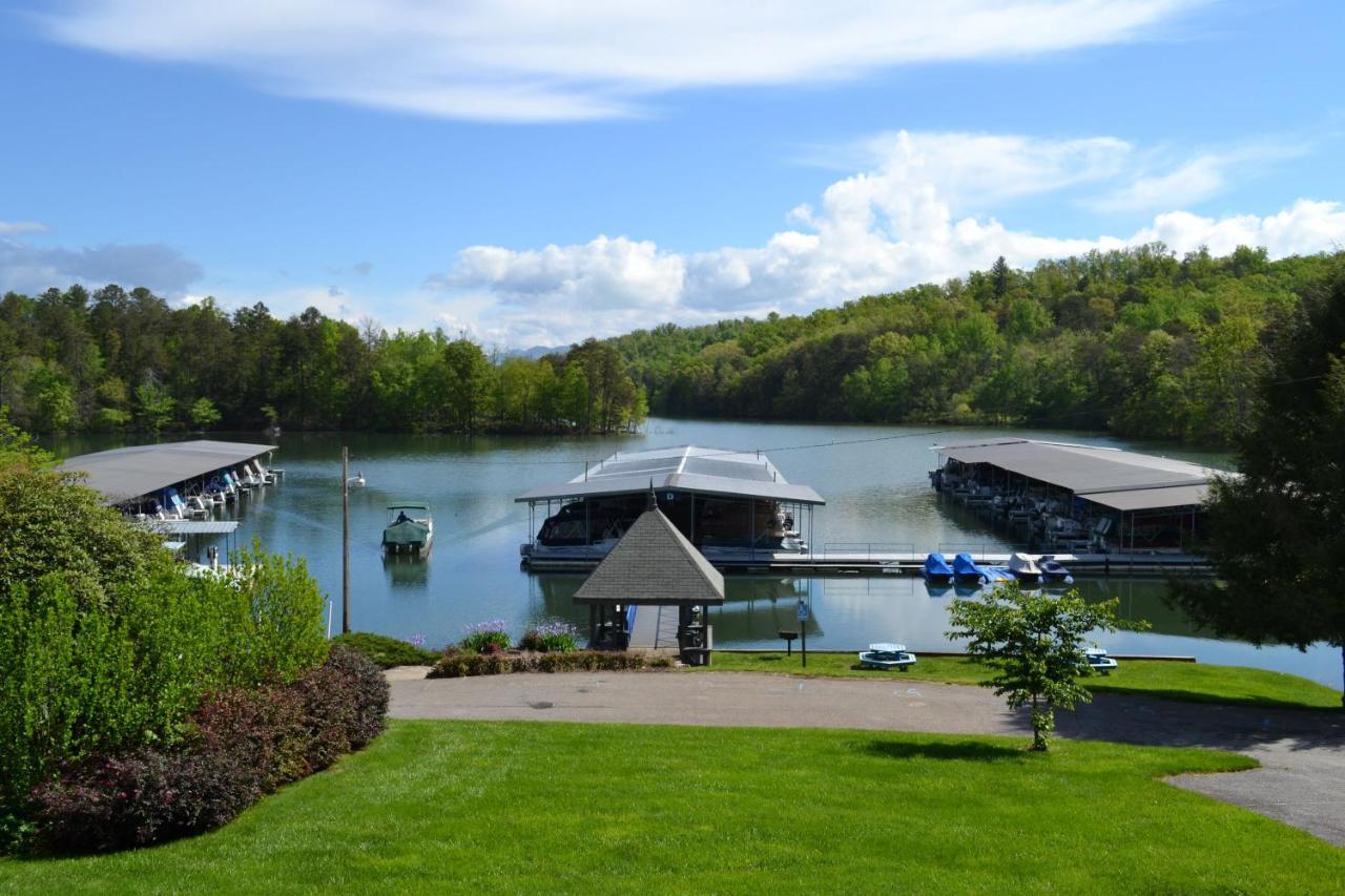Boundary Waters Resort & Marina Hiawassee Exteriör bild